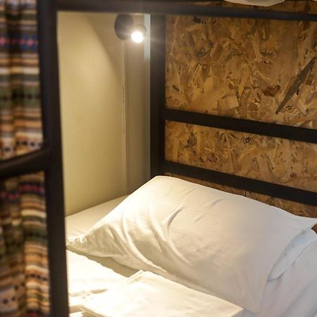 Hostal Don Cenobio Flores Bagian luar foto