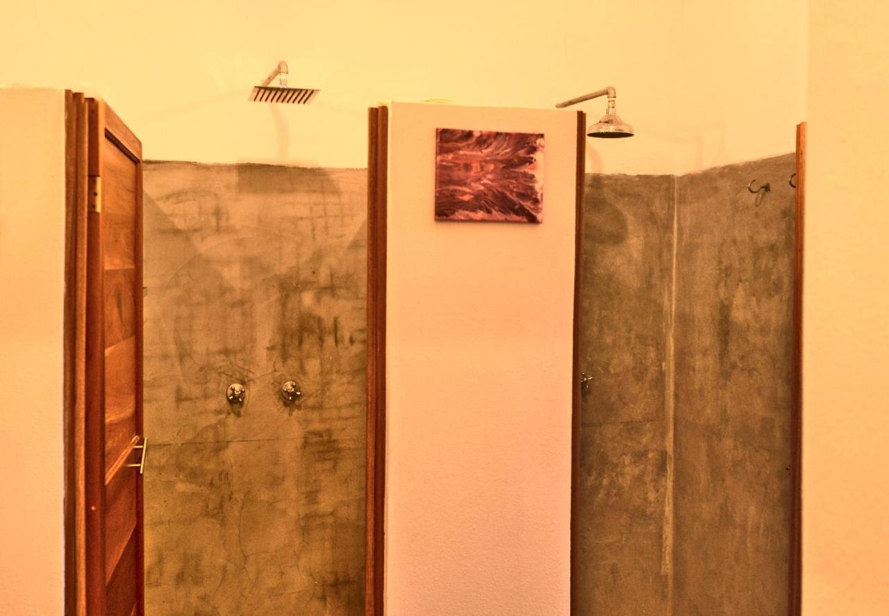 Hostal Don Cenobio Flores Bagian luar foto