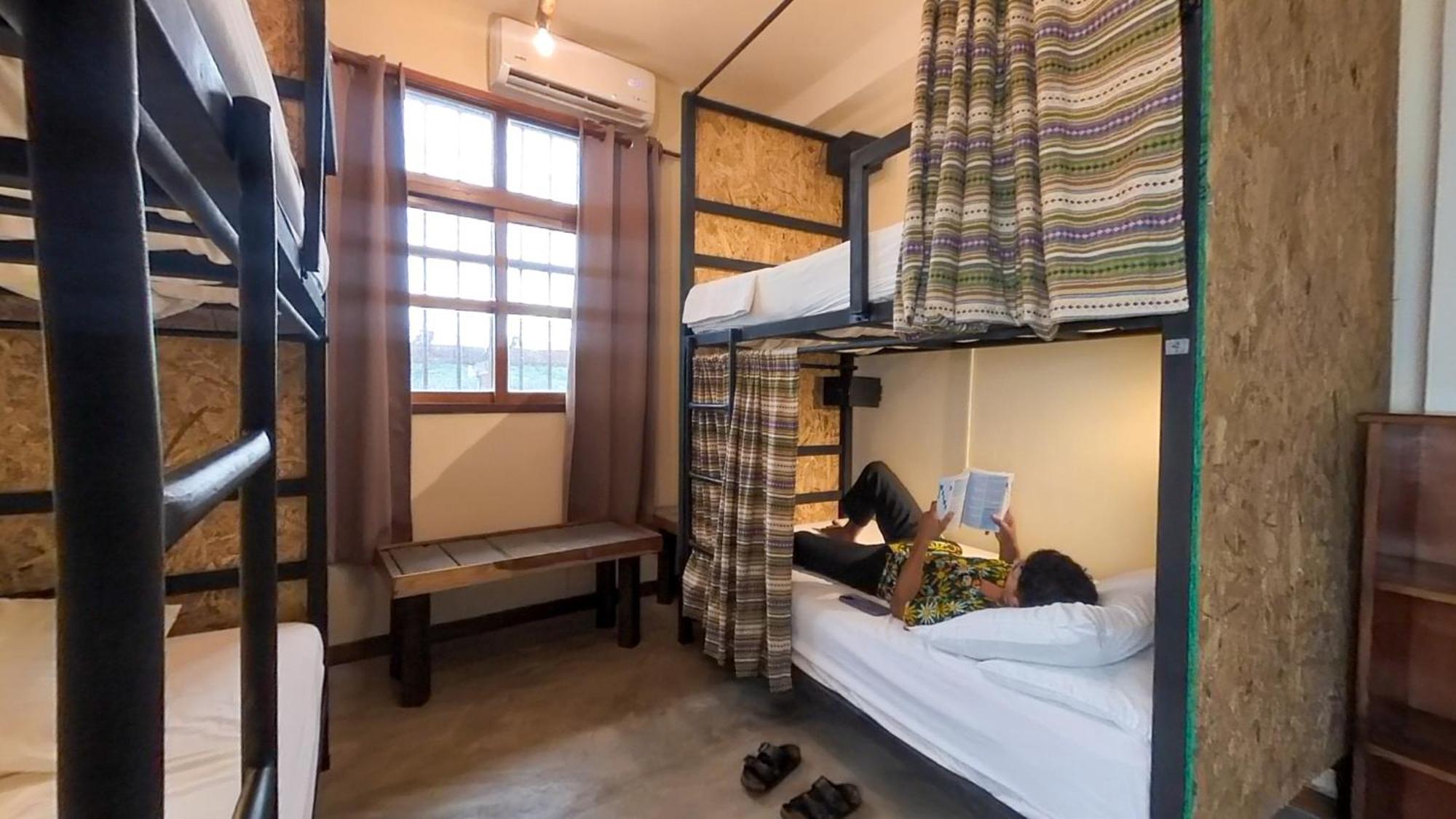 Hostal Don Cenobio Flores Bagian luar foto