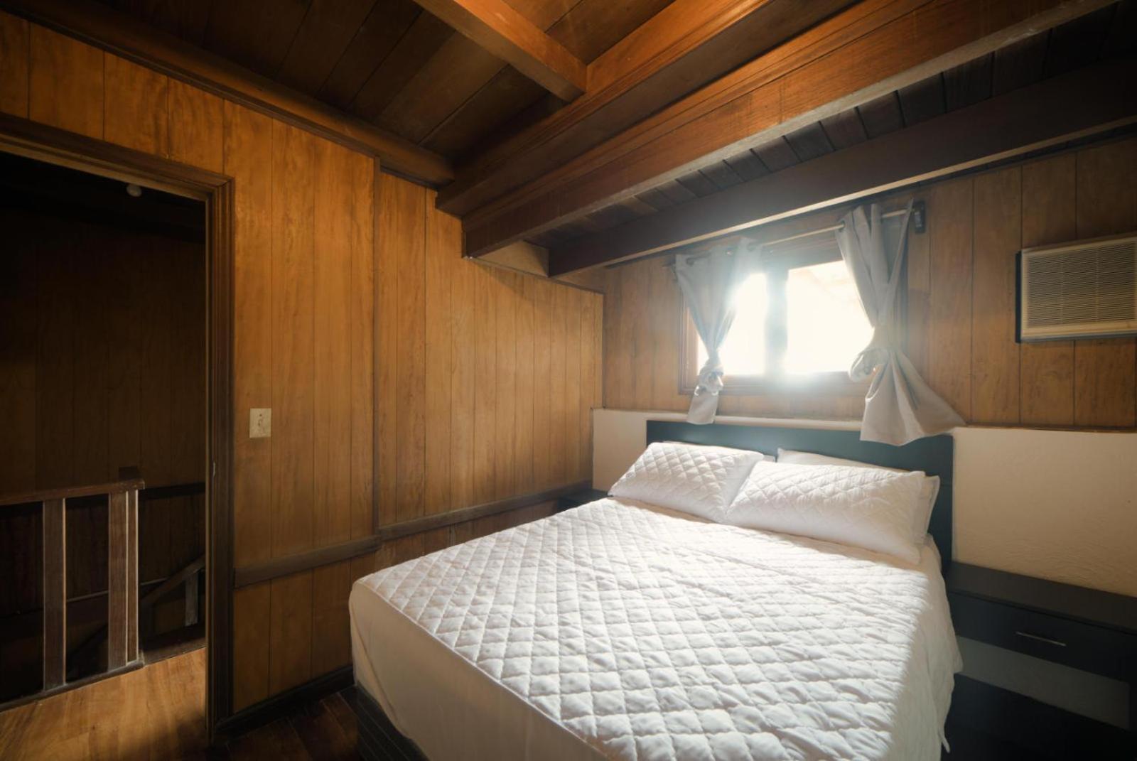 Hostal Don Cenobio Flores Bagian luar foto