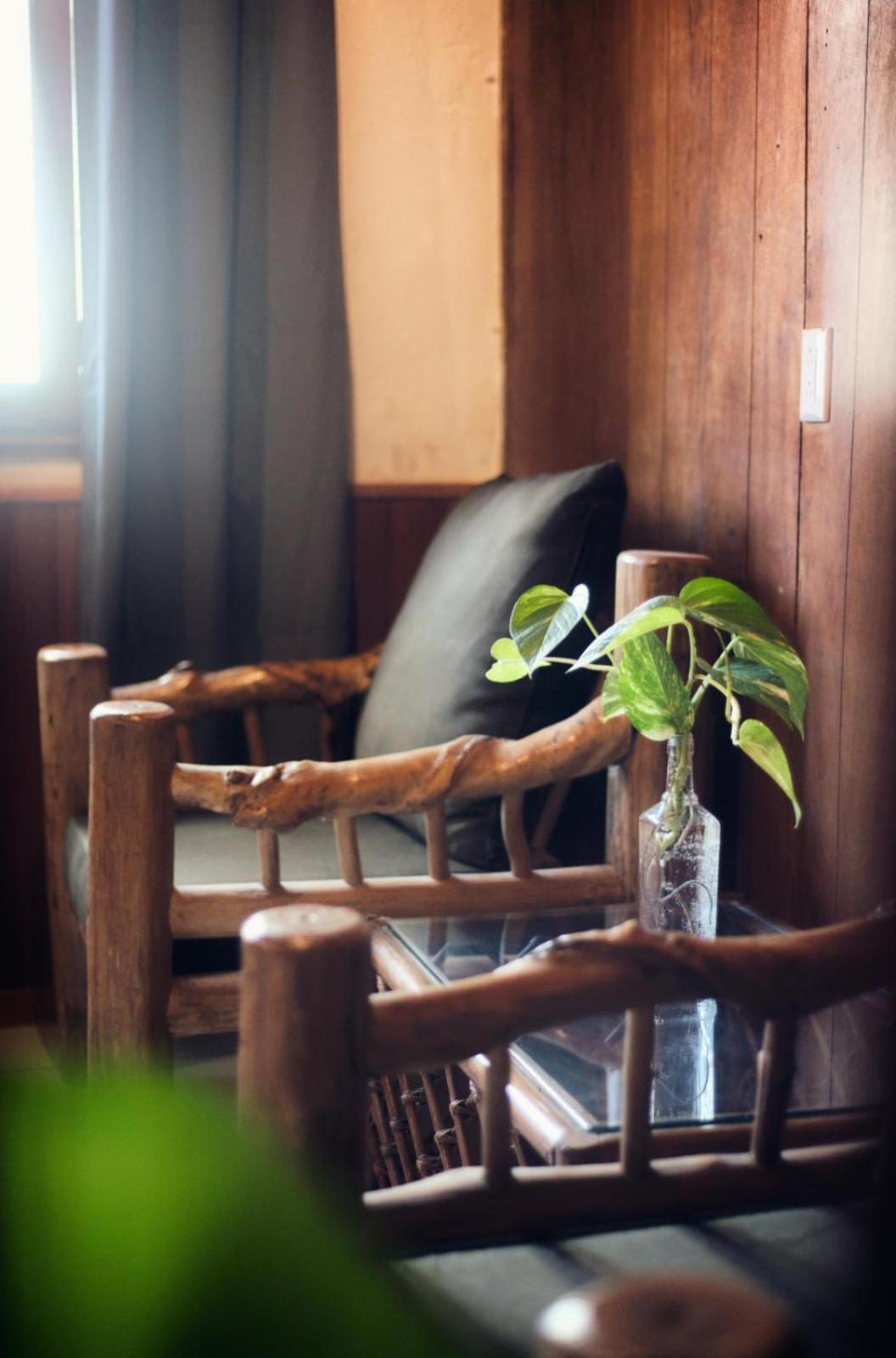 Hostal Don Cenobio Flores Bagian luar foto