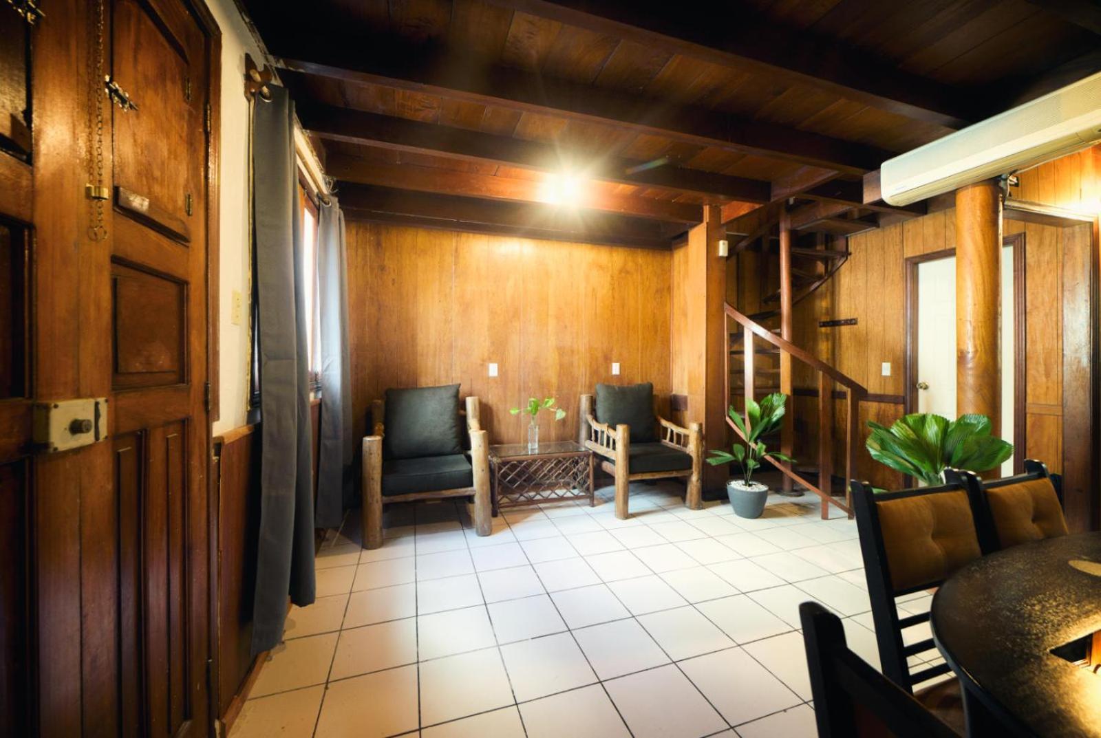 Hostal Don Cenobio Flores Bagian luar foto